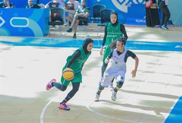 أخضر السيدات لكرة السلة يتأهل لنصف نهائي دورة الألعاب الخليجية (صور)