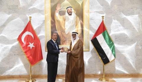 الإمارات وتركيا تبحثان تطوير التعاون العسكري والدفاعي