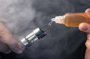 قد يؤدي إلى التسمم.. "الصحة" تحذر من خطورة السائل المستخدم في السجائر الإلكترونية