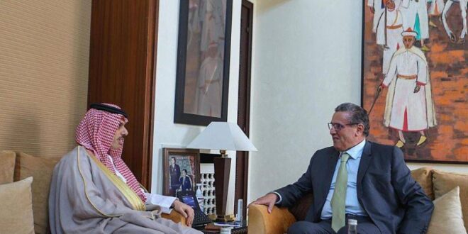 فيصل بن فرحان يبحث تعزيز العلاقات مع رئيس الحكومة المغربية