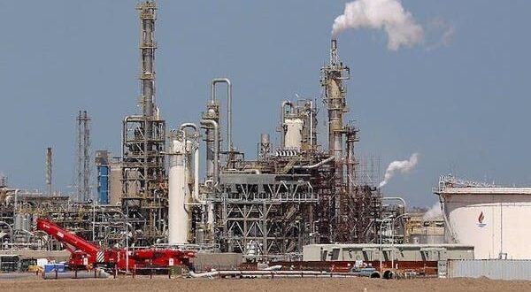 الكويت ترفع سعر بيع نوعين من النفط الخام لآسيا في يوليو