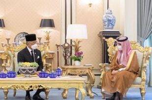 ملك ماليزيا يستقبل الأمير فيصل بن فرحان في العاصمة كوالالمبور