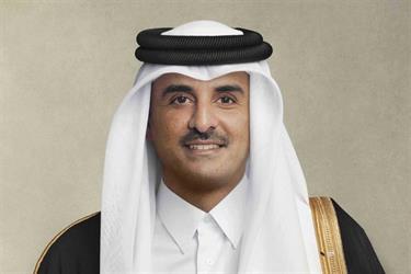 أمير قطر يصل القاهرة.. والرئيس "السيسي" في مقدمة مستقبليه
