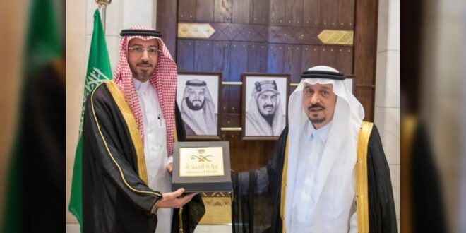 أمير الرياض يُكَرِّم المراعي على دعمها تطوير العناية المركزة بمستشفى الملك خالد بالخرج