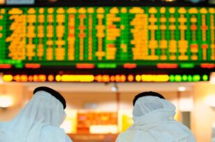 التراجع يخيم على معظم أسواق الخليج.. وسوق أبوظبي تسبح عكس التيار