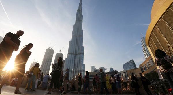 الإمارات تحدد 5 تطبيقات ذكية للسياحة والراغبين في زيارتها