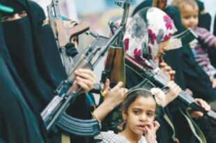 انقلابيو اليمن يكثفون تمكين «الزينبيات» بمواقع الشرطة النسائية