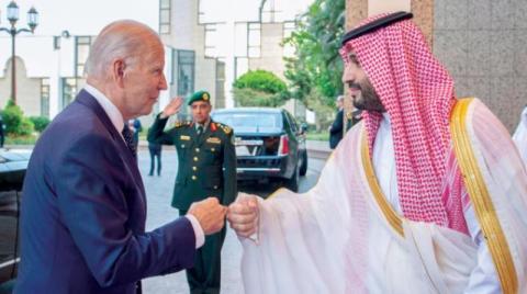 مسؤول سعودي: ولي العهد ناقش مع بايدن مقتل خاشقجي وأبو عاقلة