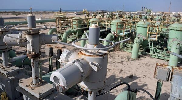 مؤسسة النفط الليبية ترفع حالة القوة القاهرة عن ميناءي البريقة والزويتينة
