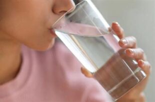 أمريكية تشرب 3.5 لتر من الماء يومياً لمدة شهر.. وهذه هي النتيجة