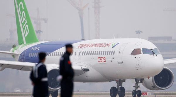 هل تكسر هيمنة "بوينغ" و"إيرباص"؟.. أول طائرة صينية تستعد للإقلاع