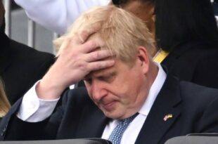 تمرد حزبي يسقط رئيس الوزراء البريطاني بوريس جونسون