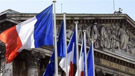 الحكومة الفرنسية تنوي طرد "أي أجنبي ارتكب أعمالا خطيرة"