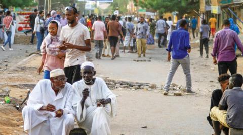 معتصمو السودان يفضون التجمعات ويستعدون لمواكب 17 يوليو