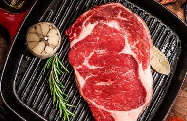 دراسة تحذر: تناول اللحوم الحمراء يزيد من خطر الإصابة بأمراض القلب