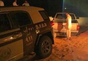 "الأمن البيئي" ينقذ 4 مواطنين علقت مركبتهم في رمال محمية الملك عبدالعزيز