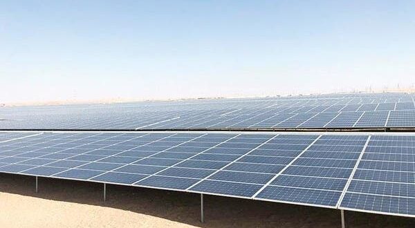 قطر تعلن عن إنشاء محطتين للطاقة الشمسية مع روبوتات للتنظيف