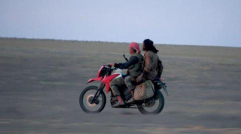«الدراجة النارية» تكتيك جديد لـ«داعش» في البادية السورية