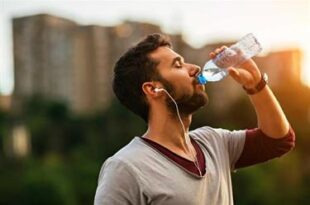 "الصحة": 3 طرق منزلية تذكرك بشرب احتياجك اليومي من الماء