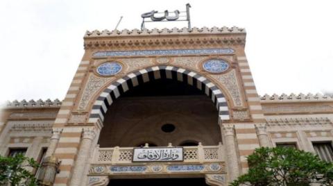 علاء مبارك ينتقد وزير «الأوقاف» بشأن «الدعاء للمسلمين وحدهم»