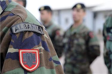 ألبانيا تعتقل روسيين وأوكرانياً حاولوا دخول مصنع حربي