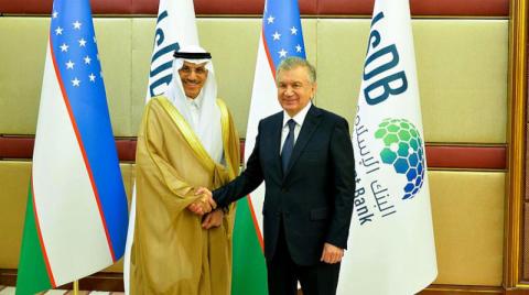 الرئيس الأوزبكي يلتقي أمين «التعاون الإسلامي» ورئيس البنك الإسلامي للتنمية