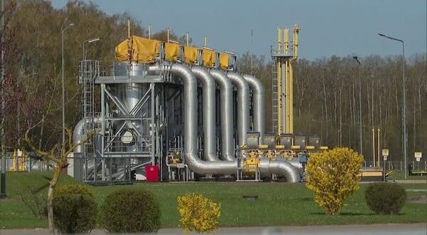 المفوضية الأوروبية تريد وضع سقف لسعر الغاز الروسي المستورد عبر الأنابيب