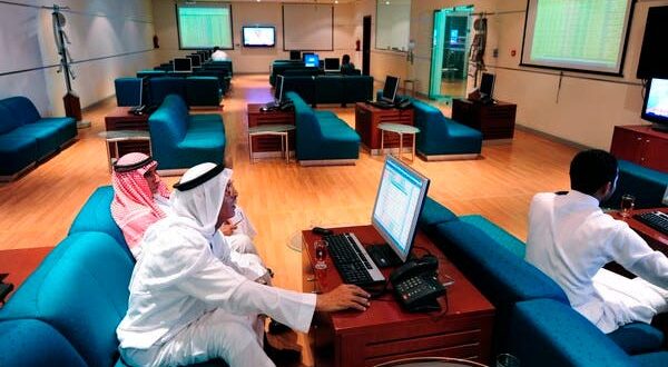 سوق الأسهم السعودية تقلص مكاسبها عند الإغلاق.. والمؤشر قرب 11500 نقطة