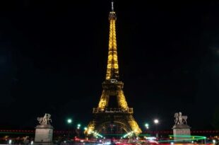 فرنسا تحافظ على خططها لجذب 100 مليون سائح سنويا