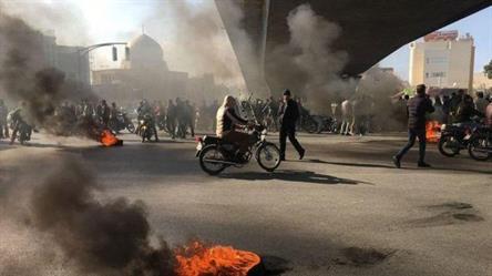 إيران.. 23 عاماً من المظاهرات المستمرة خلفت مئات القتلى (تسلسل زمني)