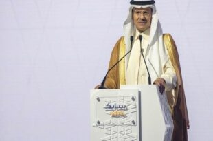 "سابك" وأرامكو السعودية تعتزمان البدء بأول مشروع لتحويل النفط الخام إلى بتروكيماويات