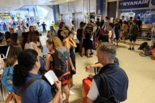 إعادة فتح مطار فالنسيا بعد تعليق عدد من الرحلات