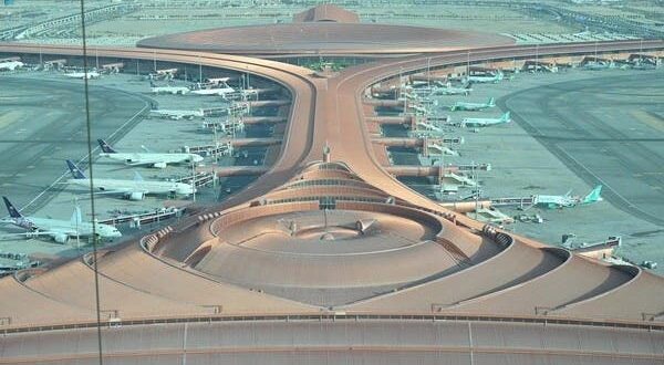 "مطارات جدة" تعتمد خطة تسهيل عبور جماهير كأس العالم في قطر