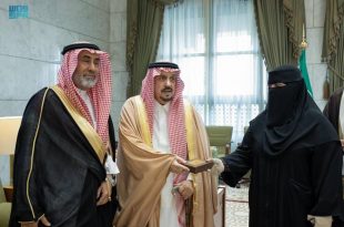 أمير الرياض يسلم وحدات سكنية