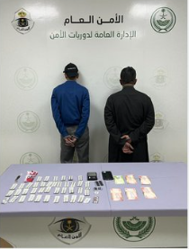 الإطاحة بمواطنين بحوزتهما كميات من المخدرات في الرياض