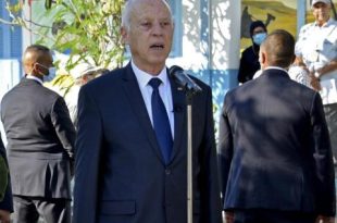 أحزاب تونسية تحذر من انهيار مؤسسات الدولة بسبب «الإقالات»