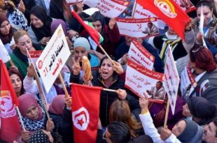 آلاف التونسيين يحتجون للتنديد بالوضع الاقتصادي والاجتماعي