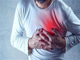 أعراض تُنذر باحتمالية الإصابة بالنوبات القلبية