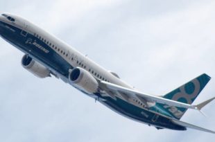 "بوينغ" تعلّق مجدداً تسليم طائرات 787 للتحقّق من مكوّن في بدن الطائرة