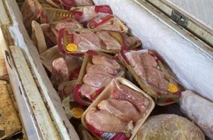 ضبط مبنى سكني بمكة تديره عمالة لتخزين اللحوم الفاسدة (صور)