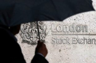 الأسهم البريطانية أرخص بنحو 40% من نظيرتها الأميركية