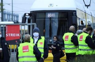 إضراب يشل قطاع النقل في ألمانيا