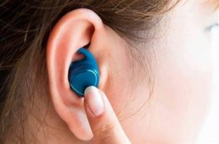 5 حالات تستلزم استشارة الطبيب عن حاجتك لاستخدام "سماعات الأذن"