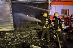 مدني الرياض يخمد حريقاً اندلع بمحل لبيع الإطارات ولا إصابات