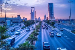 توقعات بتباطؤ نمو اقتصادات الخليج في 2023 وسط تراجع عائدات النفط