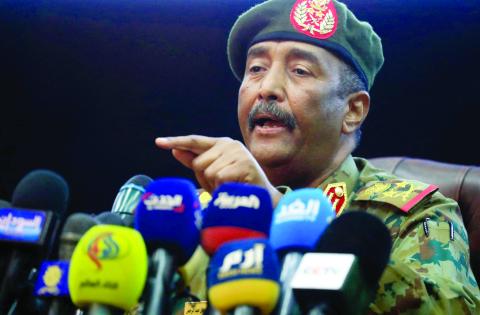 توتر وانتشار قوات في الخرطوم عشية توقيع «الاتفاق السياسي»