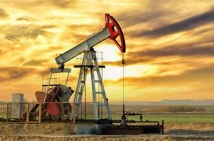 وسط توقعات بزيادة الطلب.. أسعار النفط تغلق على ارتفاع 1%