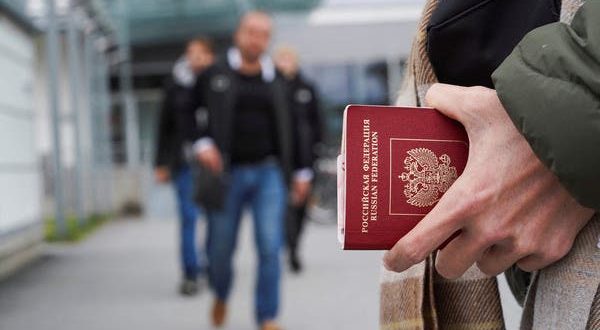 إيران تعتزم إلغاء التأشيرات للسياح الروس قبل سبتمبر